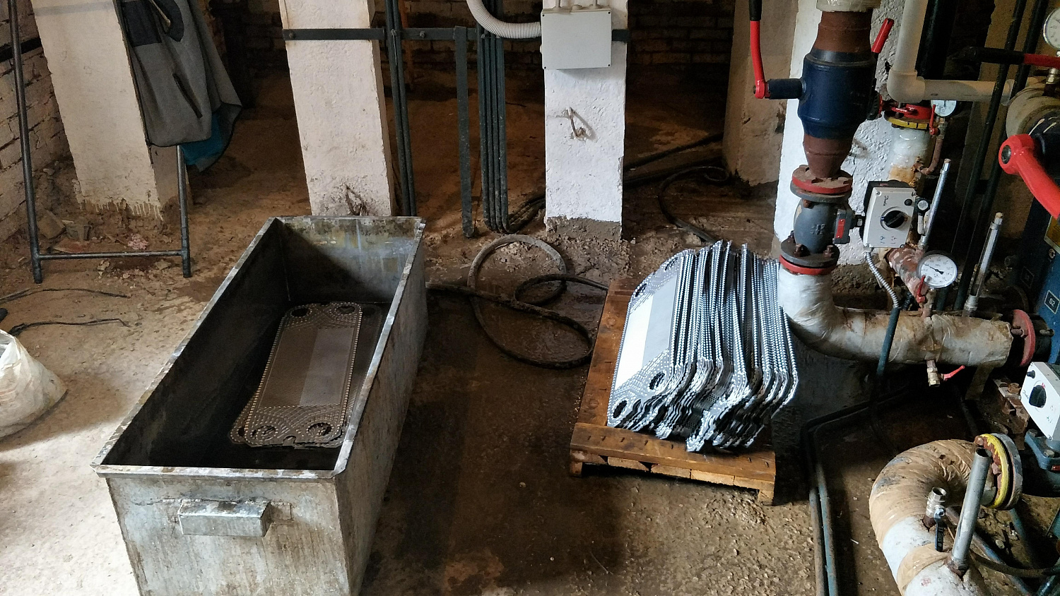 Разборная промывка теплообменников Alfa Laval с заменой прокладок на не оригинал эквивалент